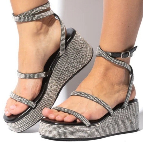 Sandal: Rhinestone platform, strappy - Picture 4 of 6